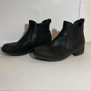Ugg Bonham Ankle Boots size 9.5 Chelsea Style